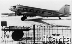 1956, Norylsk, Krasnojarski Kraj, ZSRR.
Samolot IŁ-14 na lotnisku. Zdjęcie z 1956-57 roku.
Fot. Czesław Jakimowicz, zbiory Ośrodka KARTA, udostępnił Czesław Jakimowicz