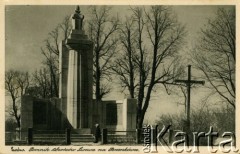 po 1925, Lwów, Polska
Pomnik Obrońców Lwowa na Persenkówce wzniesiony według projektu Rudolfa Indrucha, poświęcony poległym w dniach 27-29 grudnia 1918 r. obrońcom Lwowa, napis na kolumnie: 