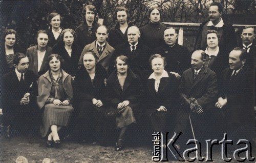 1927, Poniewież, Litwa
Nauczyciele polskiego gimnazjum.
Fot. NN, zbiory Ośrodka KARTA, udostępniła Dorota Cywińska.
 
