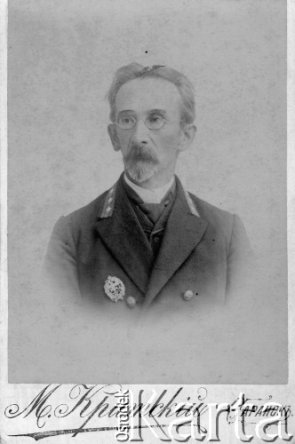 Przed 1914, Sarańsk, Rosja
Gwidon Borowicz, ojciec Elżbiety, od 1903 był lekarzem w Wobolnikach.
Fot. M. Kritskij, zbiory Ośrodka KARTA, udostępniła Dorota Cywińska.
 
