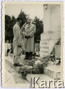 06.1957, Osuchy Lubelskie, Polska.
Uroczystości na cmentarzu partyzantów, poległych w bitwie pod Osuchami w czerwcu 1944.
Fot.Marian i Stefan Borowiec, zbiory Fundacji Ośrodka KARTA