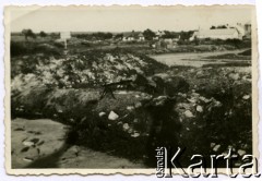 Ok. 1944, Zamojszczyzna.
Partyzanci nad Tanwią. Podpis na odwrocie zdjęcia: 
