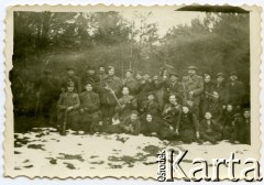 Ok. 1944, miejsce nieznane, Zamojszczyzna, Polska.
Partyzanci.
Fot. Marian i Stefan Borowiec, zbiory Fundacji Ośrodka KARTA