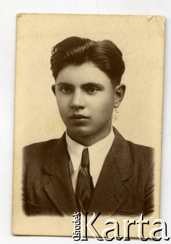 1944, miejsce nieznane, Zamojszczyzna, Polska.
Zbigniew Borowiec ps. Turkiestan, żołnierz Armii Krajowej, zginął w bitwie pod Osuchami w czerwcu 1944.
Fot. Marian i Stefan Borowiec, zbiory Fundacji Ośrodka KARTA