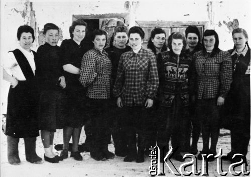1955, Tałon, Magadańska obł., ZSRR.
Łagierniczki po zwolnieniu z obozów pracy na Kołymie. Trzecia od lewej: Irena Olizar.
Fot. NN, zbiory Ośrodka KARTA, udostępniła Irena Olizar
