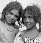 Lato 1941, Mińsk (okolice), Białoruś, ZSRR.
Dzieci cygańskie. 
Fot. z albumu gen. Hellmutha Bienecka, przekazał Piotr Kleeberg, zbiory Fundacji Ośrodka KARTA