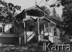 1941, Smoleńsk, ZSRR.
Kwatery lotników niemieckich w lasach koło Smoleńska. 
Fot. z albumu gen. Hellmutha Bienecka, przekazał Piotr Kleeberg, zbiory Fundacji Ośrodka KARTA