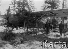 1941, Smoleńsk, ZSRR.
Zamaskowany samolot łącznikowy Fieseler Fi 156 