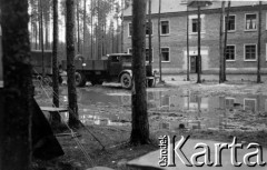 1941, Smoleńsk, ZSRR.
Kwatery lotników niemieckich w lasach koło Smoleńska.
Fot. z albumu gen. Hellmutha Bienecka, przekazał Piotr Kleeberg, zbiory Fundacji Ośrodka KARTA