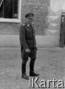 1941, Smoleńsk, ZSRR.
Kwatery lotników niemieckich w lasach koło Smoleńska, prawdopodobnie gen. Hellmuth Bieneck. 
Fot. z albumu gen. Hellmutha Bienecka, przekazał Piotr Kleeberg, zbiory Fundacji Ośrodka KARTA