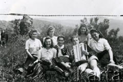 1942, Radna, Rumunia.
Polscy uchodźcy w Rumunii podczas II wojny światowej. Wycieczka studentów geografii z Timisoary.
Fot. NN, zbiory Ośrodka KARTA, udostępniła Wanda Bem.
