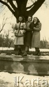 Styczeń 1940, Braila, Rumunia.
Polscy uchodźcy w Rumunii w okresie II wojny światowej. Trzy dziewczyny.
Fot. NN, zbiory Ośrodka KARTA, udostępniła Wanda Bem