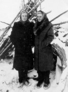 1954, Kargasok, Tomska obł., ZSRR.
Deportowane Litwinki, z lewej Neringa Fanstilyte.
Fot. Kazimierz Wimbor, zbiory Ośrodka KARTA, udostępniła Wanda Wimbor.