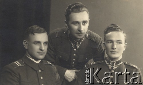 10.01.1940, Połaga [Palanga], Litwa.
Polscy żołnierze w obozie internowania, podpis na odwrocie: 