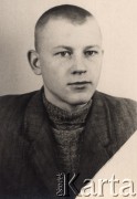 Grudzień 1954, Rawicz, Polska.
Mieczysław Smalec - portret. 
Fot. NN, zbiory Ośrodka KARTA, udostępnił Mieczysław Smalec
 
