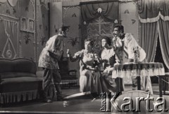Lipiec 1957, Strzelce Opolskie, Polska.
 Zakład Karny w Strzelcach Opolskich. Teatr więzienny 