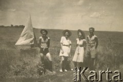 1942-1948, Koja, Uganda.
Oryginalny opis: 