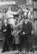 24.03.1940, Bukareszt, Rumunia.
Tadeusz Gaydamowicz (w środku) z Witoldem i Zbigniewem Kawalcami.
Fot. NN, zbiory Ośrodka KARTA, udostępnił Tadeusz Gaydamowicz.