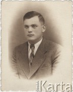 2.11.1940, Bukareszt, Rumunia.
Polscy uchodźcy w Rumunii podczas II wojny światowej. Ryszard Kukla. Dedykacja na odwrocie: 