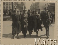 Lata 40., Bukareszt, Rumunia.
Polscy uchodźcy w Rumunii podczas II wojny światowej. Tadeusz Gaydamowicz drugi od lewej.
Fot. NN, zbiory Ośrodka KARTA, udostępnił Tadeusz Gaydamowicz.
