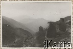 Lipiec 1942, Campulung Muscel, Rumunia.
W górach Bucegi.
Fot. NN, zbiory Ośrodka KARTA, udostępnił Tadeusz Gaydamowicz.