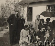 Wiosna 1943, Kiszyniów, Rumunia.
Wielkanoc. Pierwszy z lewej Włodzimierz Wiszniewski.
Fot. NN, zbiory Ośrodka KARTA, udostępnił Tadeusz Gaydamowicz.