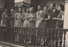 1948, Bukareszt,  Rumunia.
Pracownicy polskiej ambasady.
Fot. NN, zbiory Ośrodka KARTA, udostępnił Tadeusz Gaydamowicz.