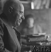 1978, Kraków, Polska.
Stanisław Lem - filozof i pisarz, autor książek fantastyczno-naukowych.
Fot. Irena Jarosińska, zbiory Ośrodka Karta.
