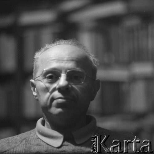 lata 60-te, Kraków, Polska
Pisarz Stanisław Lem.
Fot. Irena Jarosińska, zbiory Ośrodka KARTA