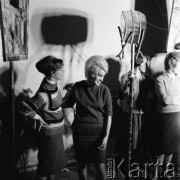 1962, Olsztyn, Polska.
Nieznane kobiety w pracowni.
Fot. Irena Jarosińska, zbiory Ośrodka KARTA