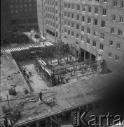lata 60-te lub lata 70-te, Warszawa, Polska
Plac budowy
Fot. Irena Jarosińska, zbiory Ośrodka KARTA