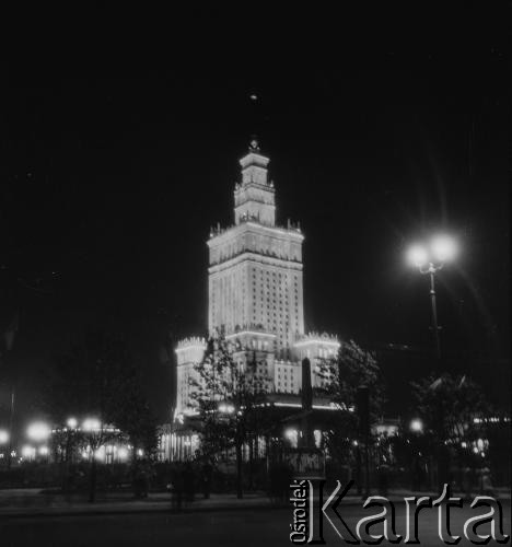 31.07.1955 - 4.08.1955, Warszawa, Polska.
Pałac Kultury i Nauki.
Fot. Irena Jarosińska, zbiory Ośrodka KARTA