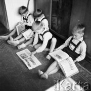 1962, Wrocław, Polska.
Czworaczki - bracia Majewscy (Jacek, Kazimierz, Wojciech i Maciej).
Fot. Irena Jarosińska, zbiory Ośrodka KARTA