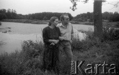 Lata 60. lub 70., Polska.
Kobieta i mężczyzna.
Fot. Irena Jarosińska, zbiory Ośrodka KARTA