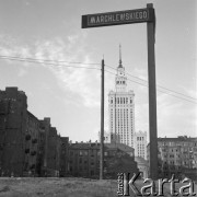 1954-1955, Warszawa, Polska
Kamienice przy ulicy Marchlewskiego, w głębi Pałac Kultury i Nauki
Fot. Irena Jarosińska, zbiory Ośrodka KARTA