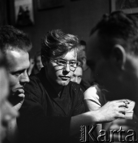 1954-1958, Warszawa, Polska.
Teatr na Tarczyńskiej (ul. Tarczyńska 11). Na zdjęciu Krzysztof Komeda.
Fot. Irena Jarosińska, zbiory Ośrodka Karta.