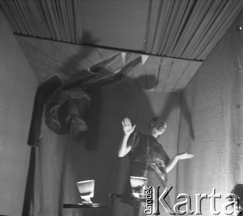 1954-1958, Warszawa, Polska.
Teatr na Tarczyńskiej (ul. Tarczyńska 11). Spektakl 