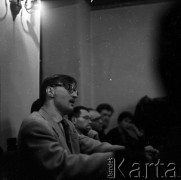22.01.1959, Warszawa, Polska
Spotkanie Klubu Krzywego Koła w Staromiejskim Domu Kultury. Tematem dyskusji była polityka kulturalna po XII Plenum PZPR. 
Fot. Irena Jarosińska, zbiory Ośrodka KARTA