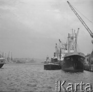 lata 60-te, Szczecin, Polska.
Port Szczecin.
Fot. Irena Jarosinska, zbiory Oorodka KARTA.