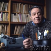 Grudzień 1984, Warszawa, Polska
Pisarz Józef Hen.
Fot. Irena Jarosińska, zbiory Ośrodka KARTA