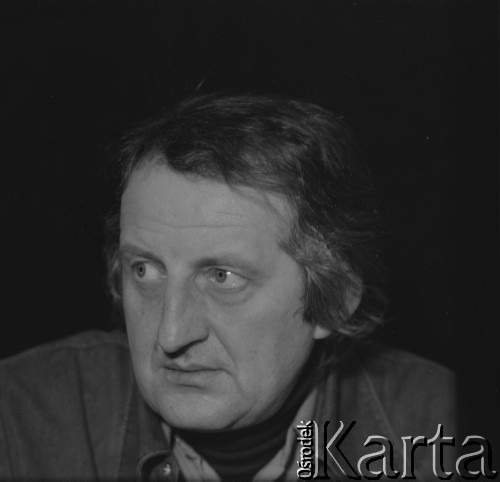 lata 60-te, Warszawa, Polska
Dziennikarz Jerzy Iwaszkiewicz 
Fot. Irena Jarosińska, zbiory Ośrodka KARTA
