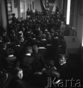 Lata 60. lub 70., Warszawa, Polska.
Szkoła na Żoliborzu.
Fot. Irena Jarosińska, zbiory Ośrodka KARTA