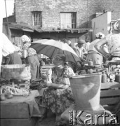 lata 50-te, Warszawa, Polska.
Bazar Różyckiego
Fot. Irena Jarosińska, zbiory Ośrodka KARTA.