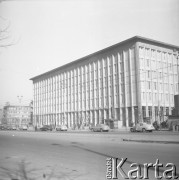 Lata 60., Warszawa, Polska.
Budynek zaprojektowany przez Marka Leykama przy ulicy Marszałkowskiej 82/84 tzw. 