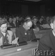 1956, Warszawa, Polska.
Zjazd Miczurinowców w Pałacu Kultury i Nauki.
Fot. Irena Jarosińska, zbiory Ośrodka KARTA