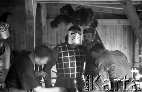 3.08.1959-22.07.1960, Polska.
Magazyn z kostiumami przy planie zdjęciowym do filmu 