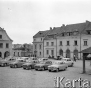 1959, Kazimierz Dolny, Polska.
Syreny na Rynku.
Fot. Irena Jarosińska, zbiory Ośrodka KARTA 
