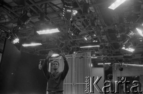 Ok. 1961, Warszawa, Polska.
Studio telewizyjne.
Fot. Irena Jarosińska, zbiory Ośrodka KARTA