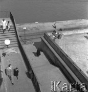 lata 50-te, Warszawa, Polska
Zejście z mostu Śląsko-Dąbrowskiego
Fot. Irena Jarosińska, zbiory Ośrodka KARTA