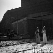 1965-1975, Opole, Polska.
Budowa Teatru Dramatycznego im. Jana Kochanowskiego.
Fot. Irena Jarosińska, zbiory Ośrodka KARTA 
